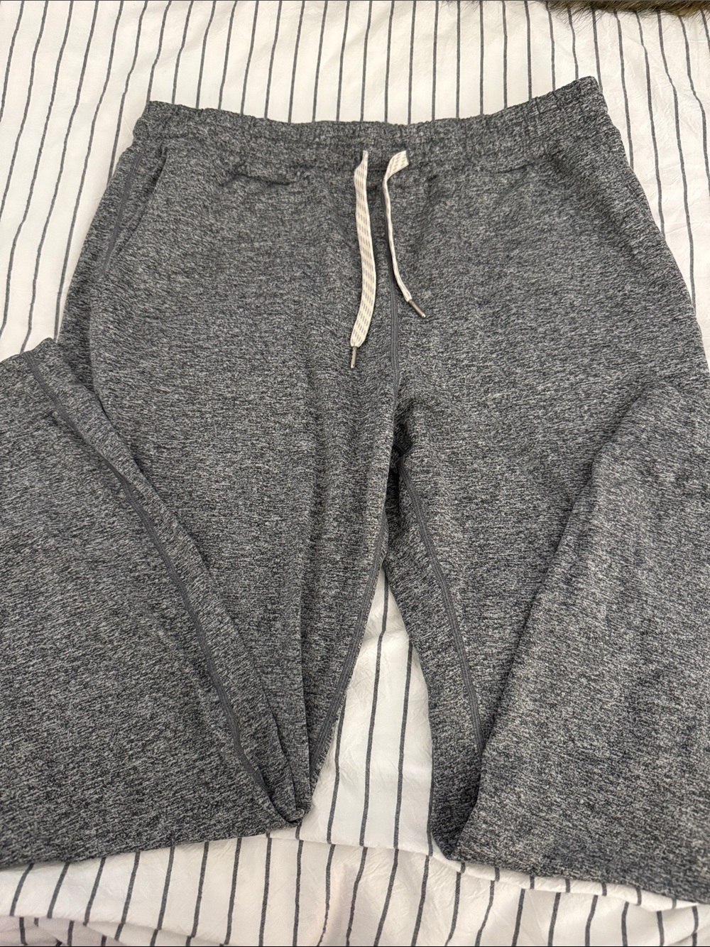 Vuori Heather Gray Drawstring Jogger Pants